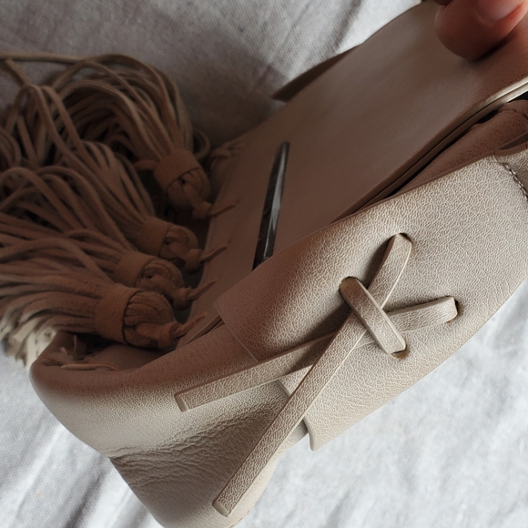 Steve Madden Tassel Cream Color‎ Handbag Shoulder Bag Crossbody Suede Tassels - Picture 10 of 12
